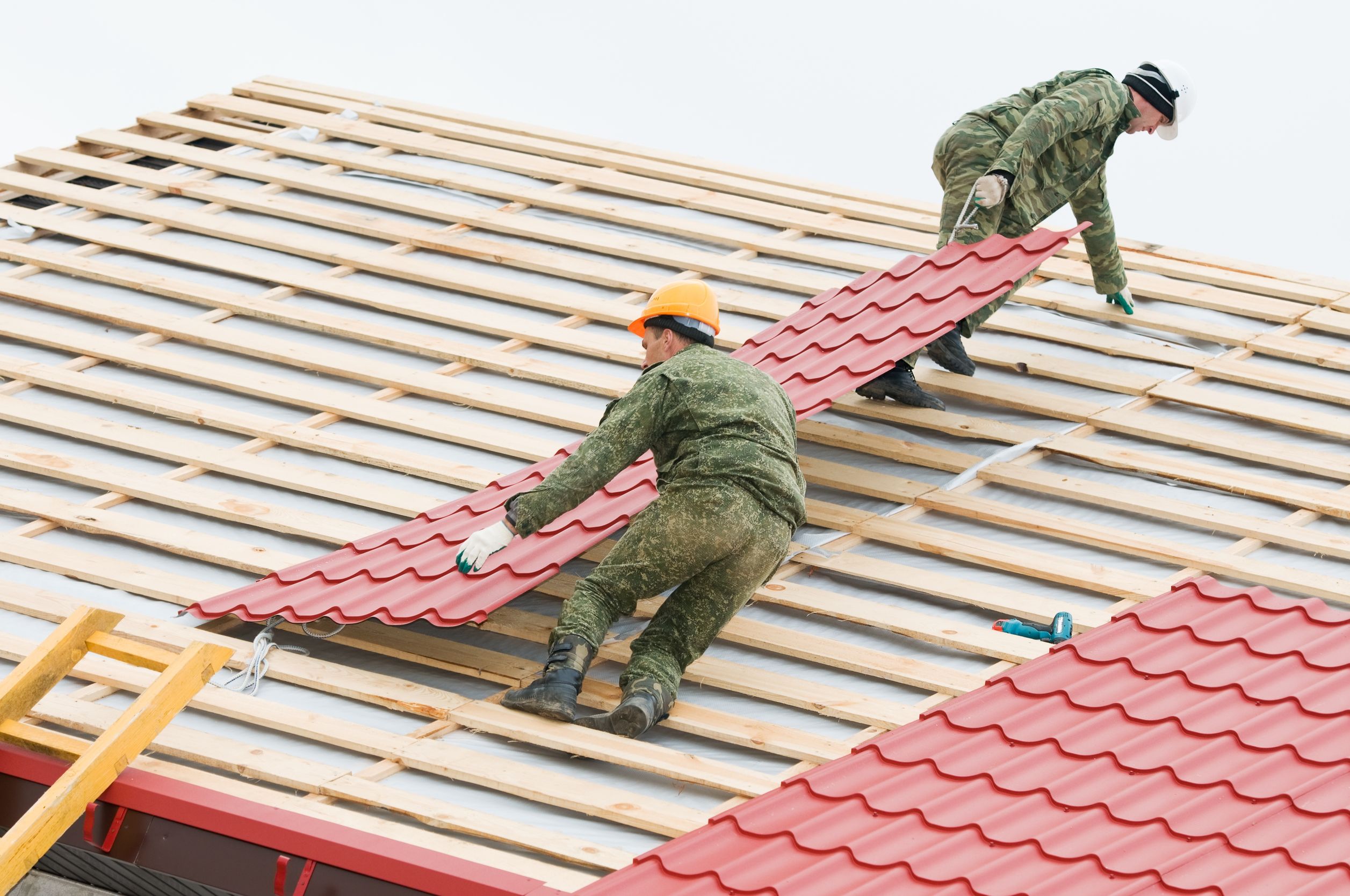 7 common causes of roof damaging and their solutions
